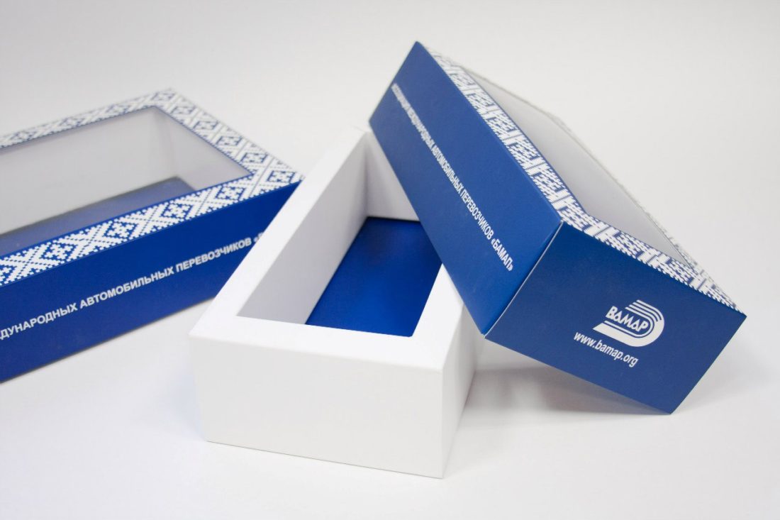 Упаковка производитель купить. Коробка логотип. Картонная коробка с логотипом. Брендированные упаковочные коробки. Упаковка коробка картонная с логотипом.